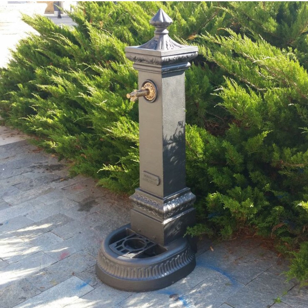 Fontaine d'extérieur au sol de jardin en fonte anthracite 41x37xH100 cm