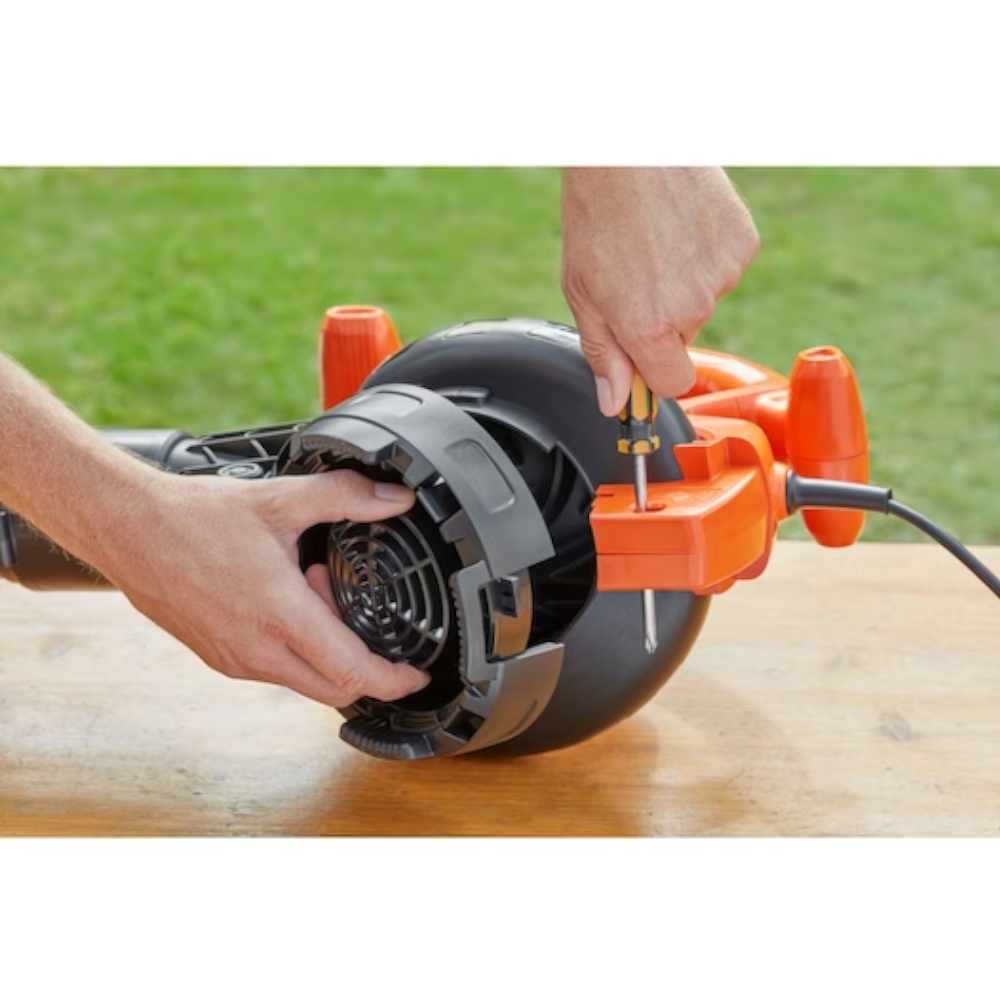 Aspiratore Soffiatore Trituratore elettrico per foglie con sacco Black + Decker BEBLV 2600W