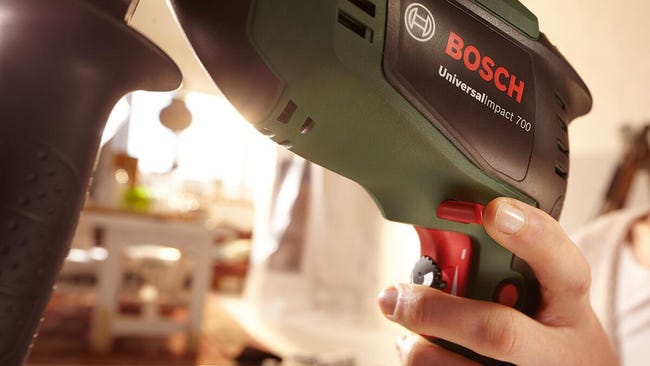Perceuse à percussion Bosch Universal Impact 700 700w avec percussion