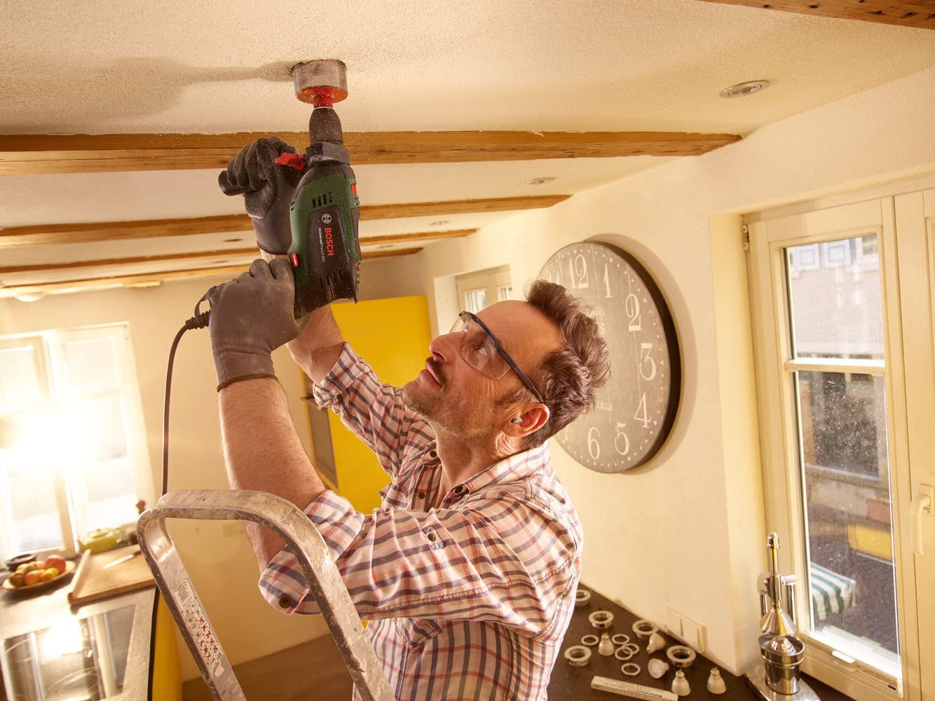 Perceuse à percussion avec fonction KickBack Control BOSCH Universal Impact 800 