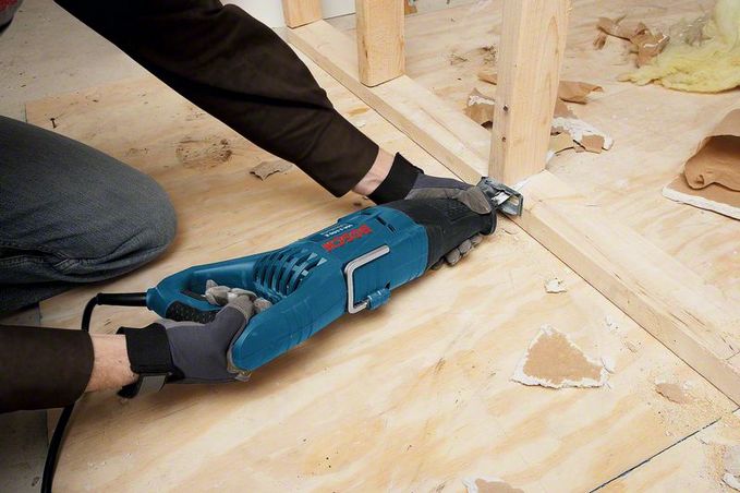 Scie alternative universelle 1.100W BOSCH professionnelle GSA1100E 