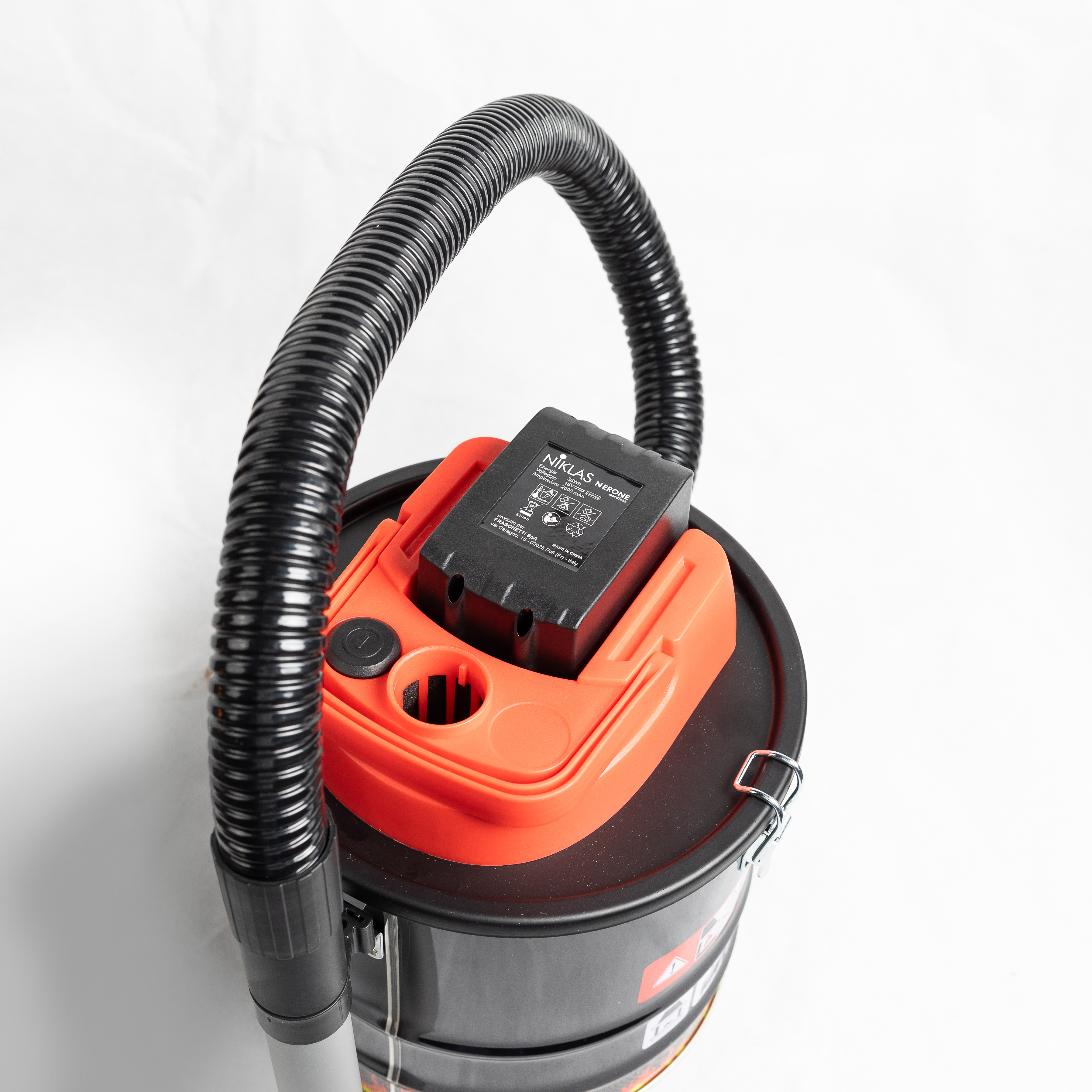 Aspirateur à cendres sur batterie 110 W avec filtre HEPA pour nettoyer les poêles et cheminées 10 litres Niklas Nerone