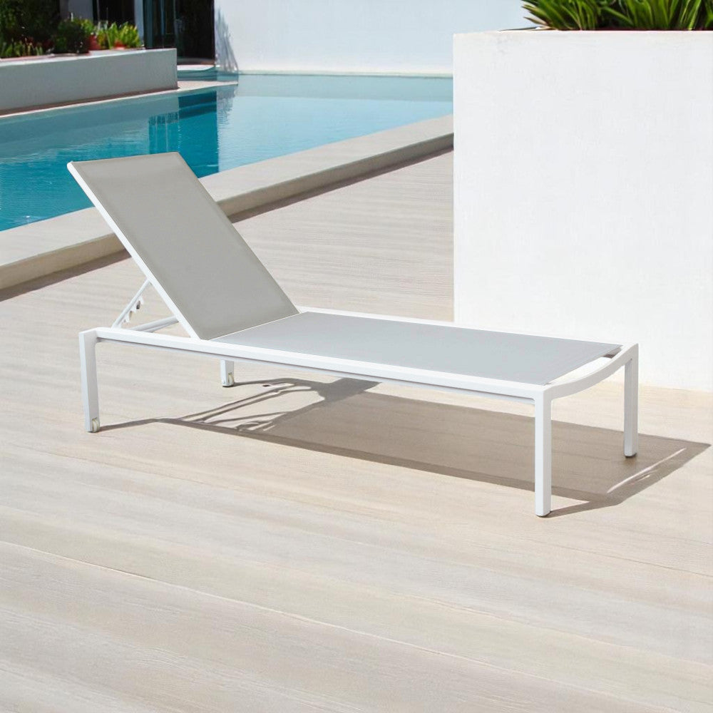 Lettino prendisole grigio chiaro impilabile rettangolare con struttura in alluminio 200x75xH39 cm Nefast