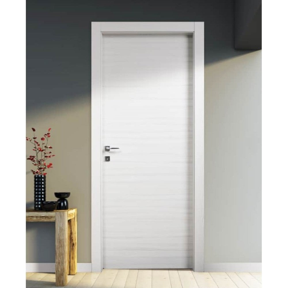Porte battante réversible en bois de sapin blanc avec renforts 