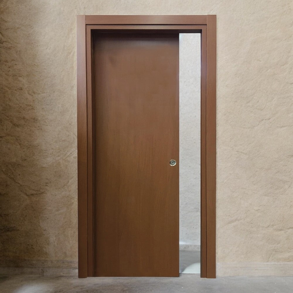 Porte coulissante intérieure réversible en bois d'épicéa noyer national jointée avec renforts