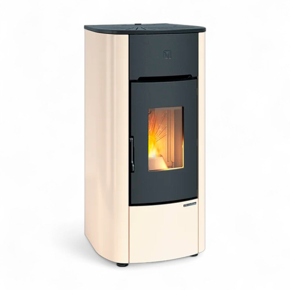 Stufe a pellet canalizzata avorio in acciaio 7.5 Kw A+ con uscita fumi posteriore Nordica Extraflame Mariella