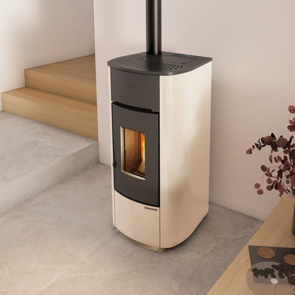 Stufe a pellet canalizzata avorio in acciaio 7.5 Kw A+ con uscita fumi posteriore Nordica Extraflame Mariella