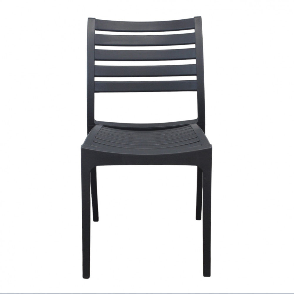 Sedia impilabile in polipropilene 42,5x49xH78 cm con design moderno Curvìa