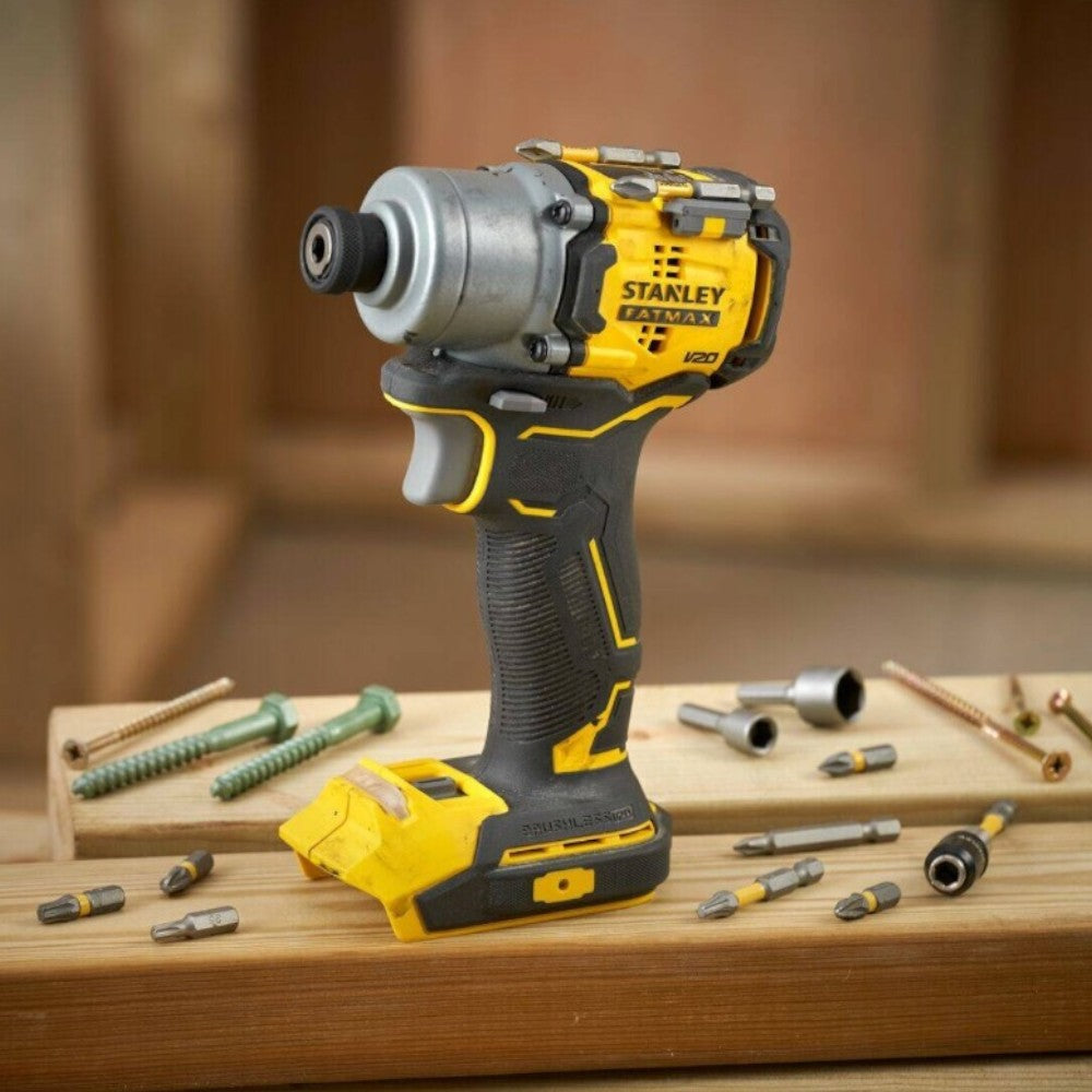 Avvitatore a batteria 20 volt con attacco esagonale a 3 velocità fatmax sfmcf 830 d2k