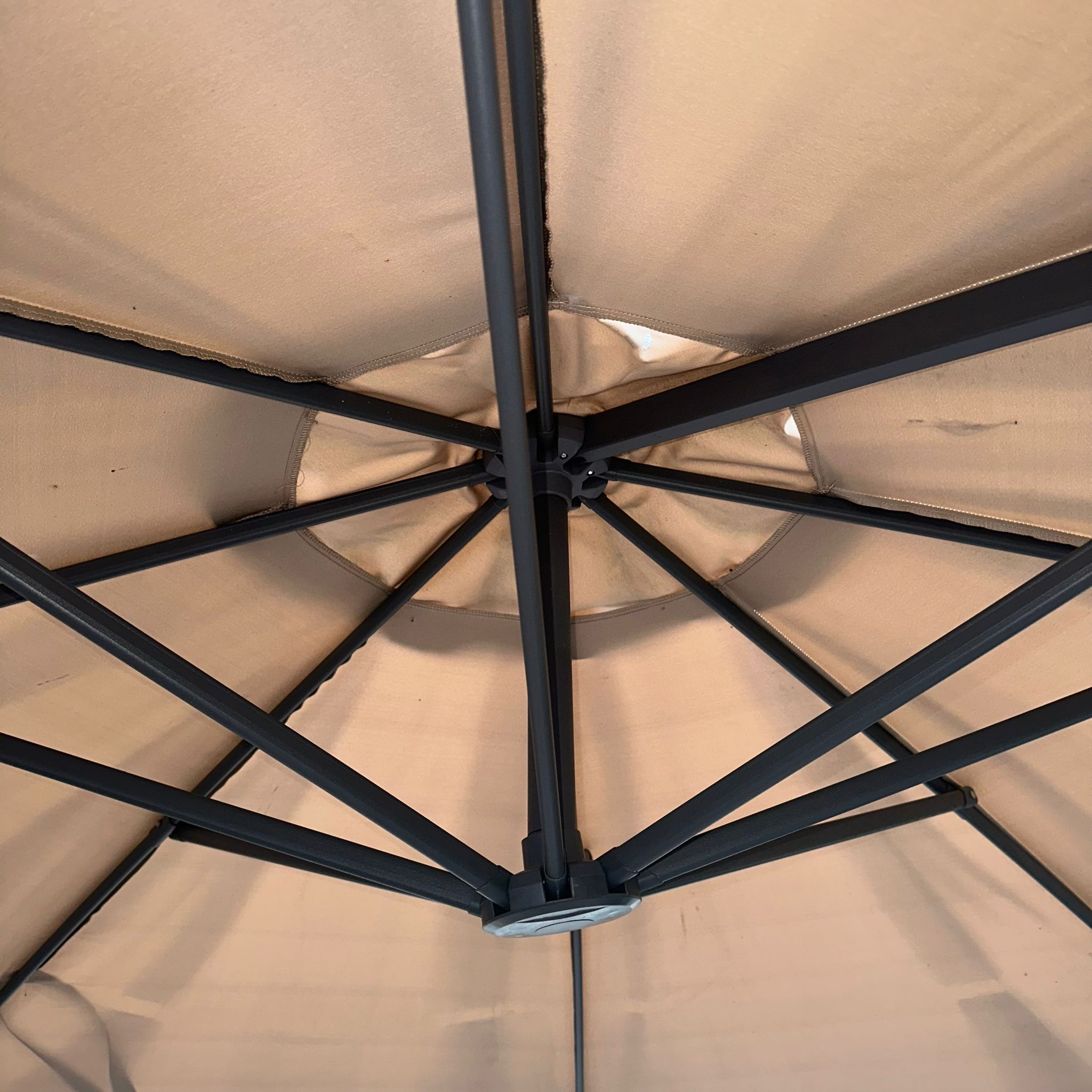 <transcy>Parasol à bras latéral inclinable 350 cm avec structure en aluminium - Premium Beige</transcy>