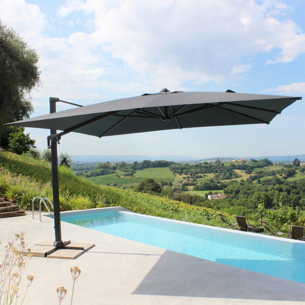 Ombrellone a braccio da giardino quadrato 4x4 nero con telo grigio Skyline