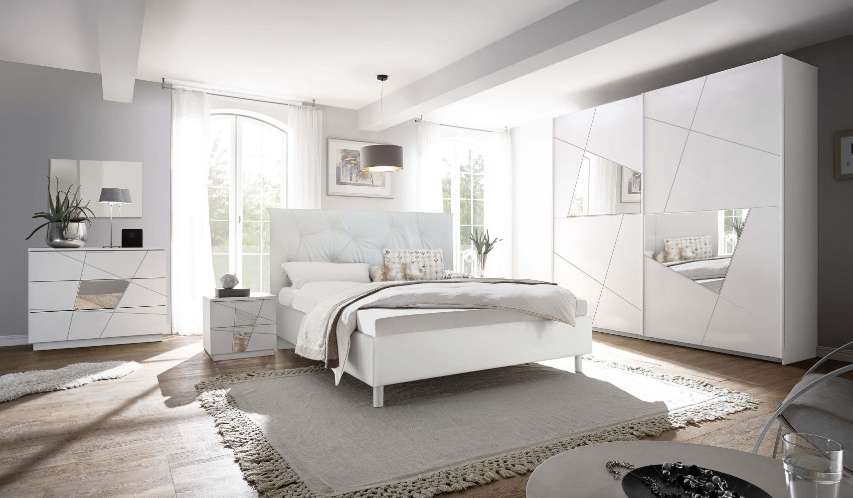 Letto matrimoniale con struttura in legno bianco imbottito 185x210x121 cm