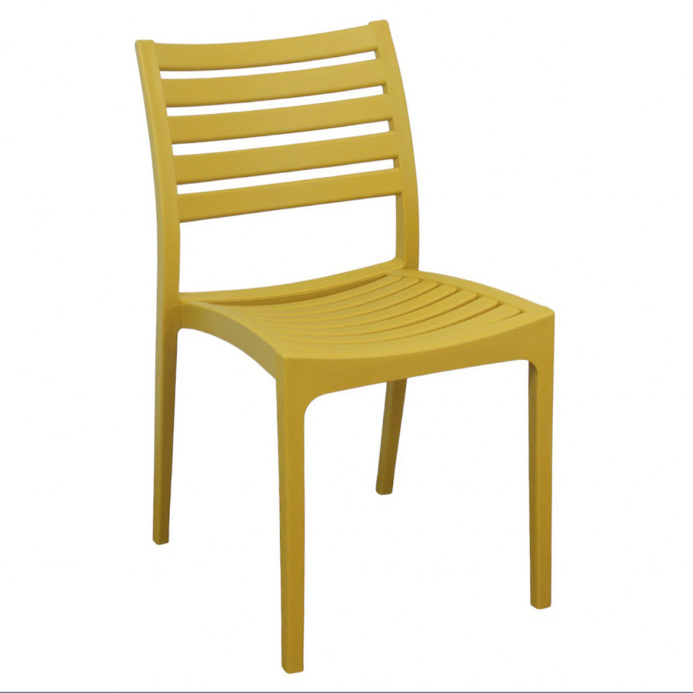 Sedia impilabile in polipropilene 42,5x49xH78 cm con design moderno Curvìa