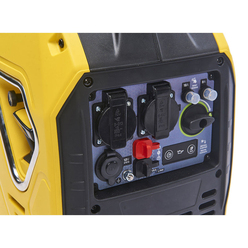 Groupe électrogène inverseur moteur essence portable compact 2200W en coffret pour camping ou marchés, autonomie 10h CHAMPION 