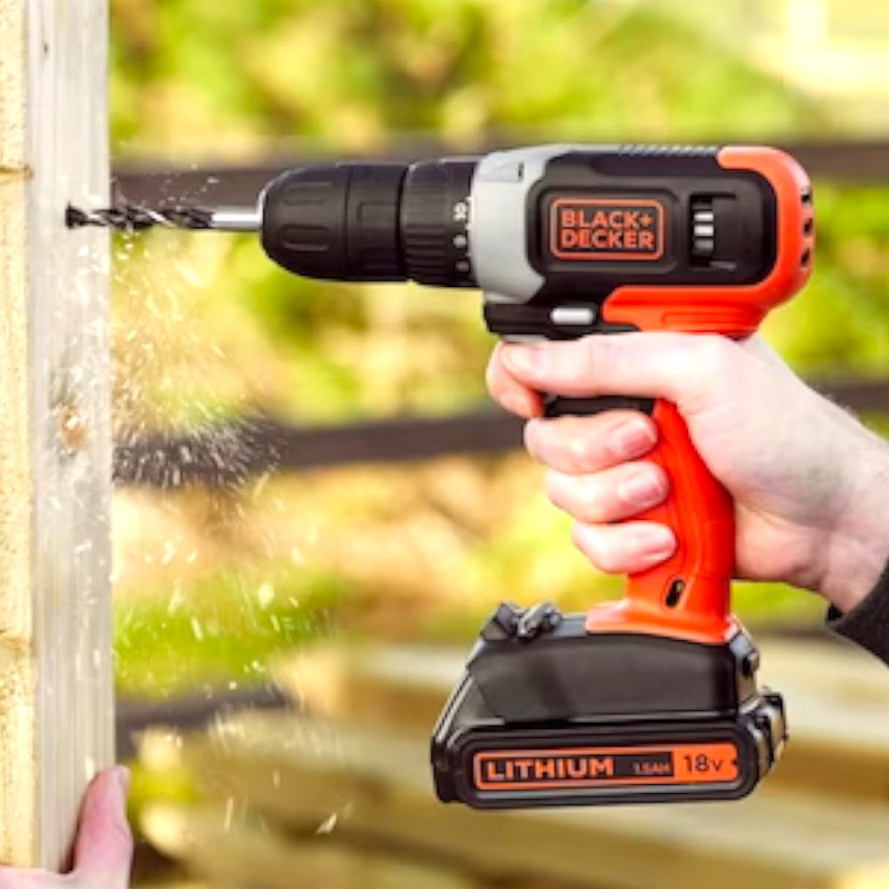 Visseuse sans fil 18V avec 72 accessoires et 2 piles + coffret premium DCD 001 C2AFC Black&amp;Decker