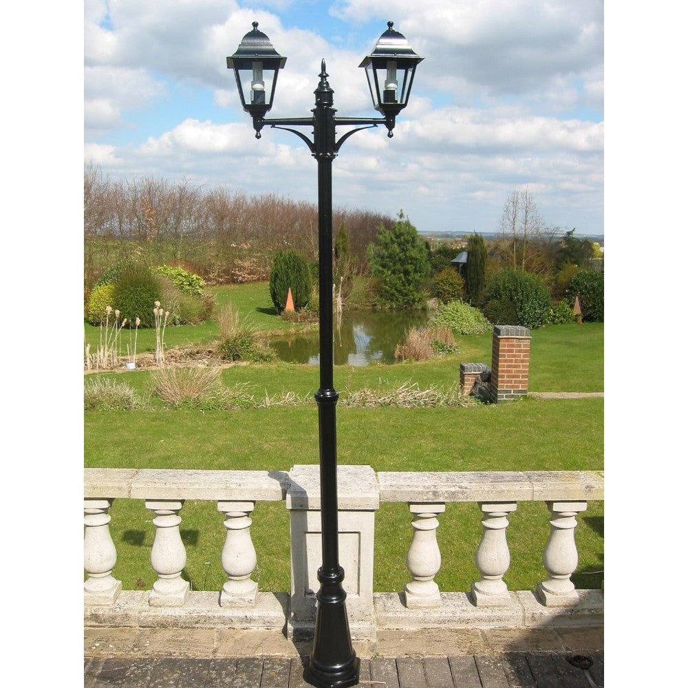 Lampadaire 2 lumières sur poteau modèle New York - 2x100w IP44 cm.230h. couleur noire