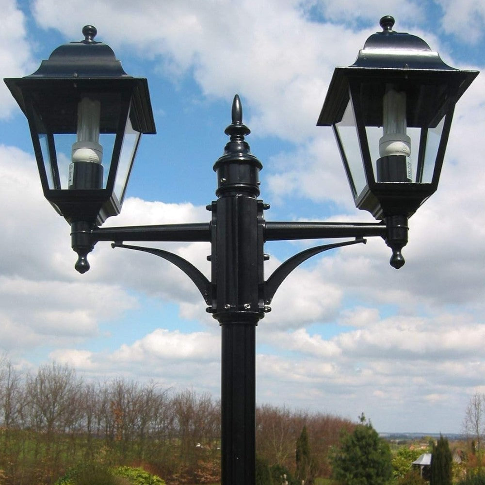 Lampadaire 2 lumières sur poteau modèle New York - 2x100w IP44 cm.230h. couleur noire