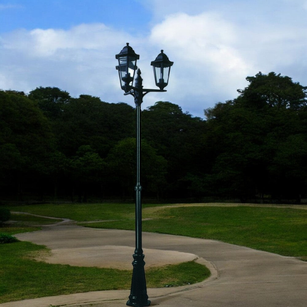Lampadaire 3 lumières sur poteau modèle Berlin - 3X100w IP44 cm.230h. couleur noire