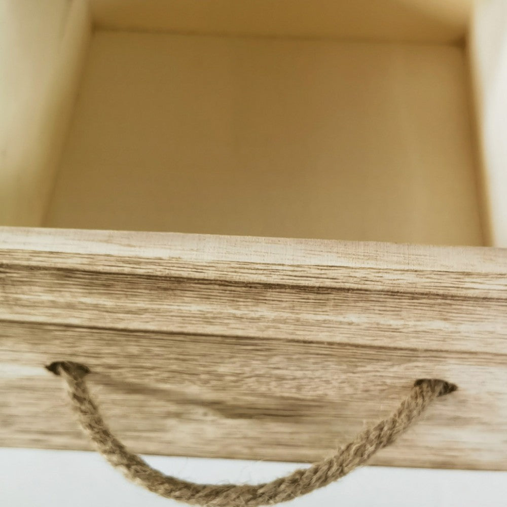 Mobiletto in legno con tre cassetti fisso 29x27xH49 cm