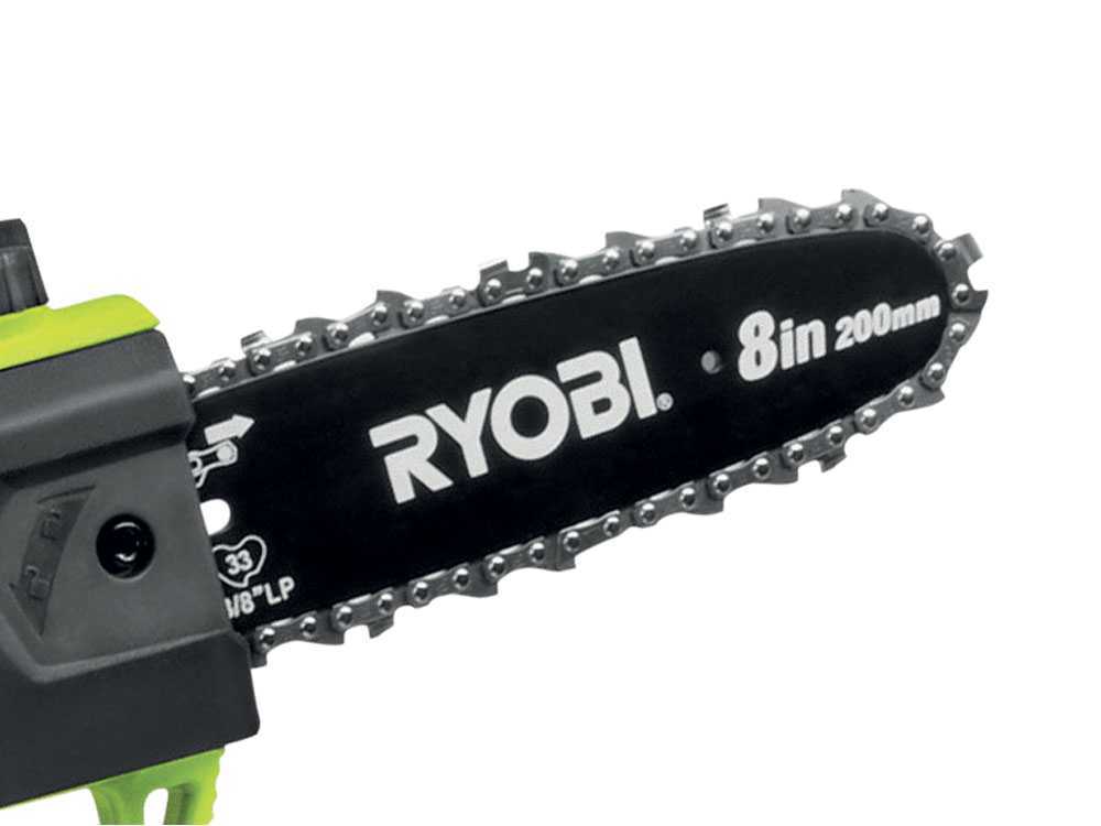 Scie sécateur télescopique à batterie extensible sur tige réglable OPP1820 Ryobi 18v avec barre de 20 cm 