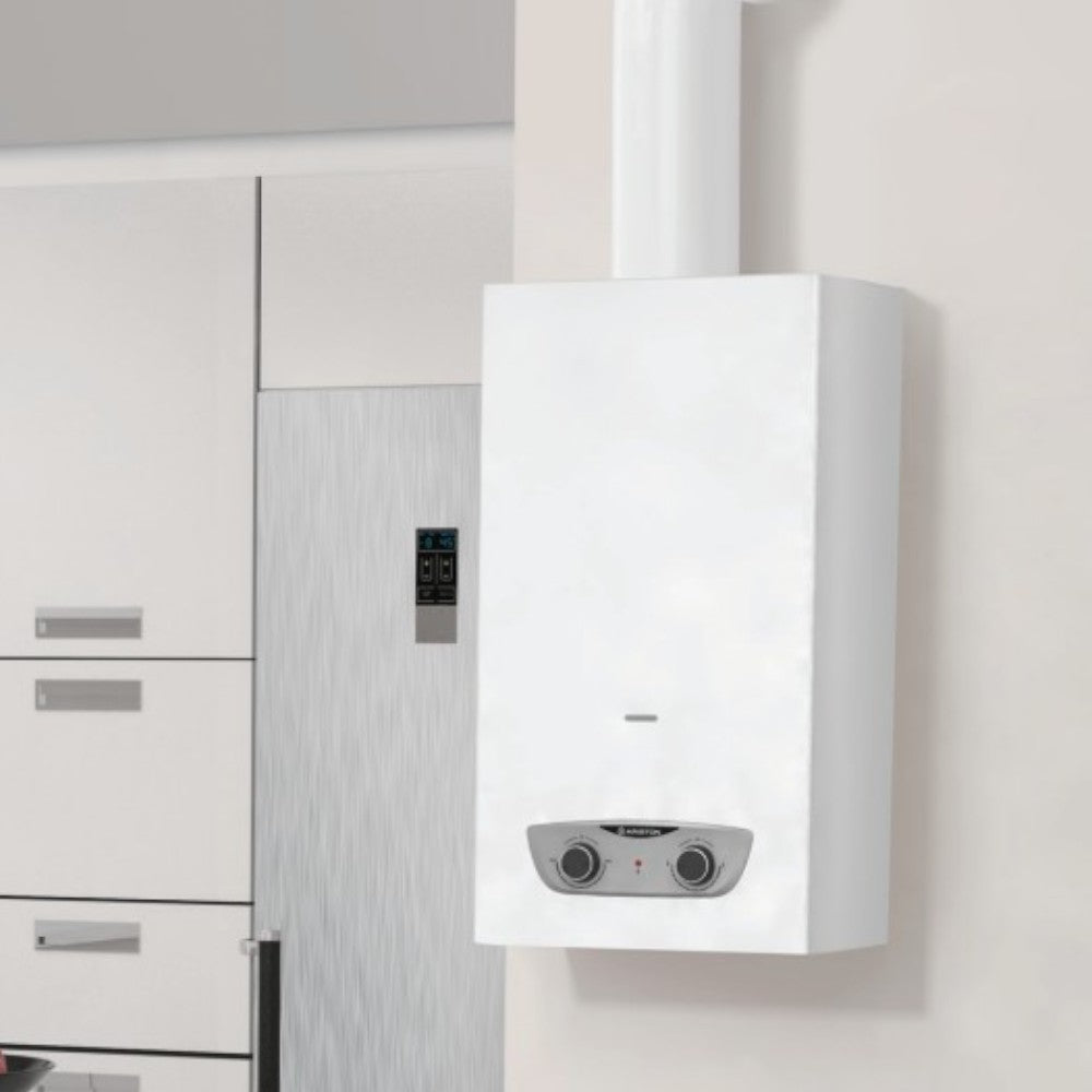 Chauffe-eau au gaz méthane à chambre ouverte Fast RX - 14 lt, dimensions mm.370x255x617h. poids 11,6 kg