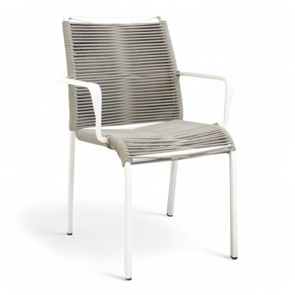 Fauteuil de jardin d'extérieur empilable avec structure en aluminium et assise en corde tressée Catania