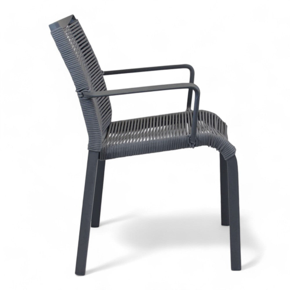 Fauteuil de jardin d'extérieur empilable avec structure en aluminium et assise en corde tressée Catania
