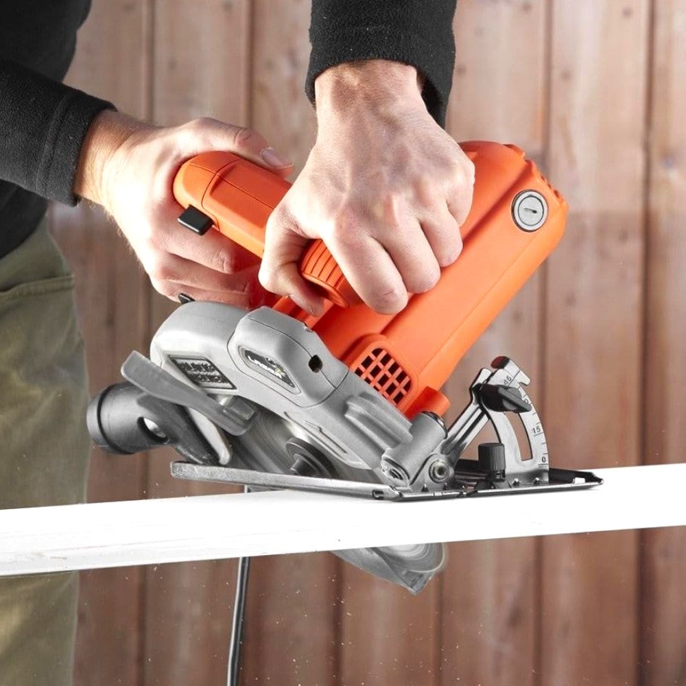 Scie circulaire BLACK+DECKER 1250W avec guide laser CS1250L