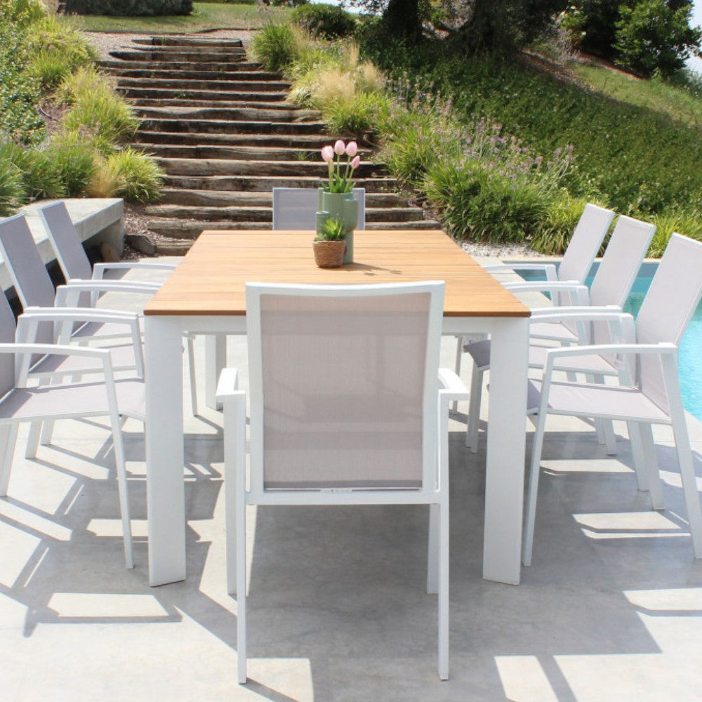 Tavolo allungabile rettangolare con struttura in alluminio e piano in teak  211x100xH75 cm