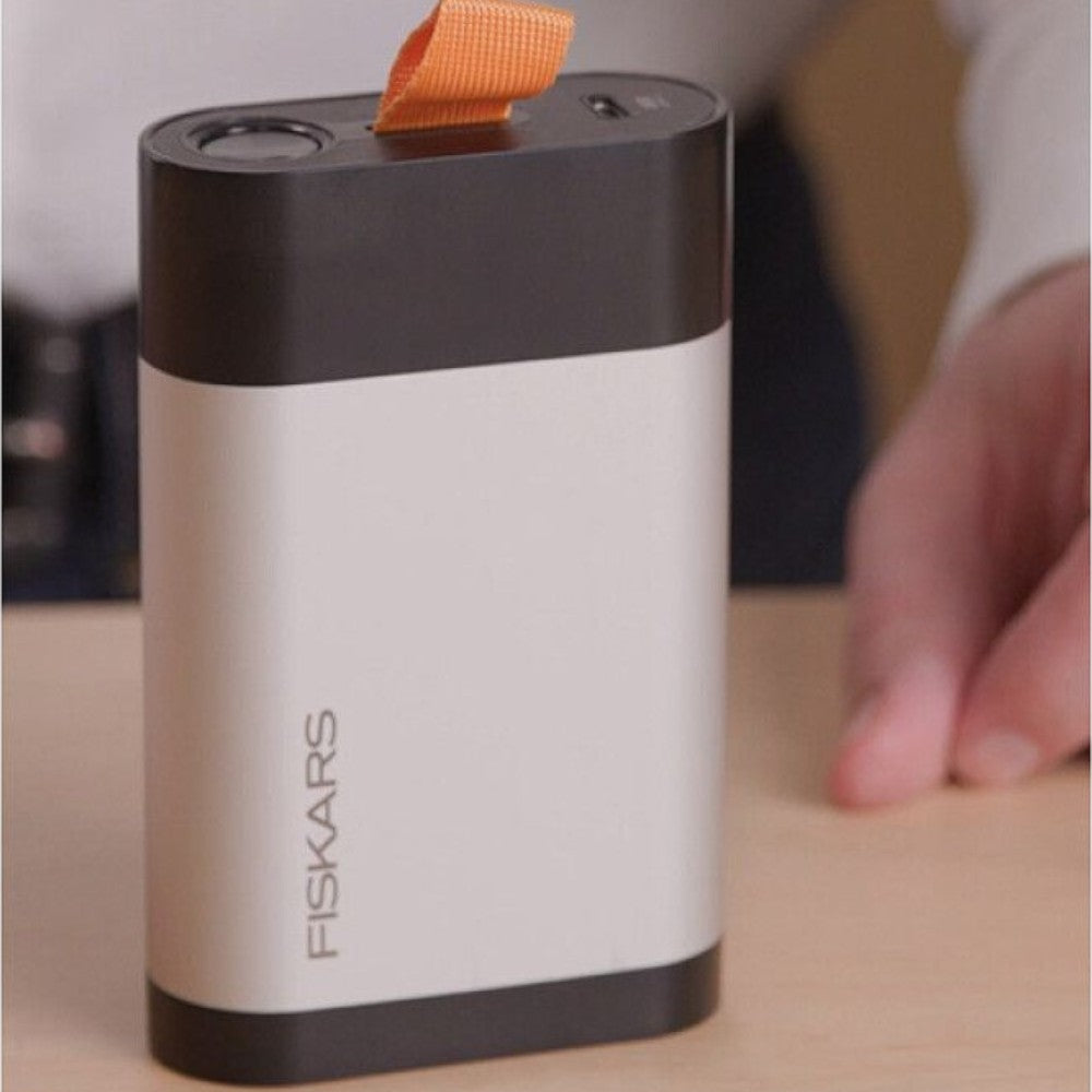 Batteria di ricambio power bank 12V per attrezzi da pota e cellulari 1082341 Fiskars