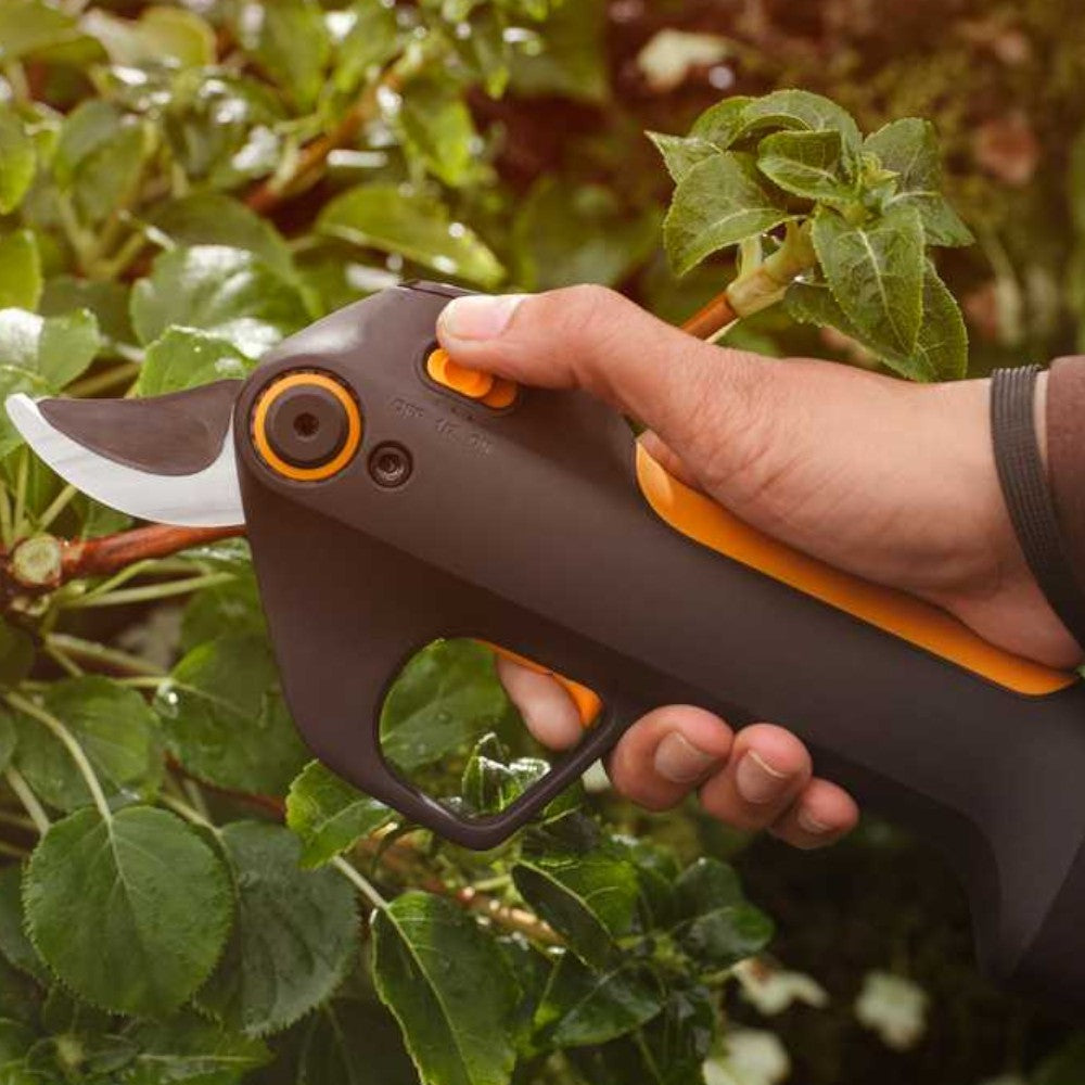 Forbici da pota con batteria integrata 8V e taglio 3 cm Fiskars 1082297
