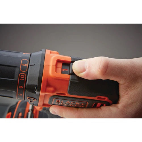 Trapano avvitatore a percussione con doppia batteria 18V in valigetta premium con set 80 accessori BLACK+DECKER BDC718AS2F