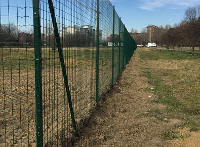 Rete elettrosaldata per recinzioni animali zincata e plastificata verde muschio con maglia 76x51 mm Rotolo 25 mt (filo 2,7mm)