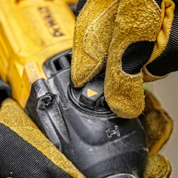 Trapano Tassellatore SDS+ 3 Modalità 710W 22MM DEWALT D25033K