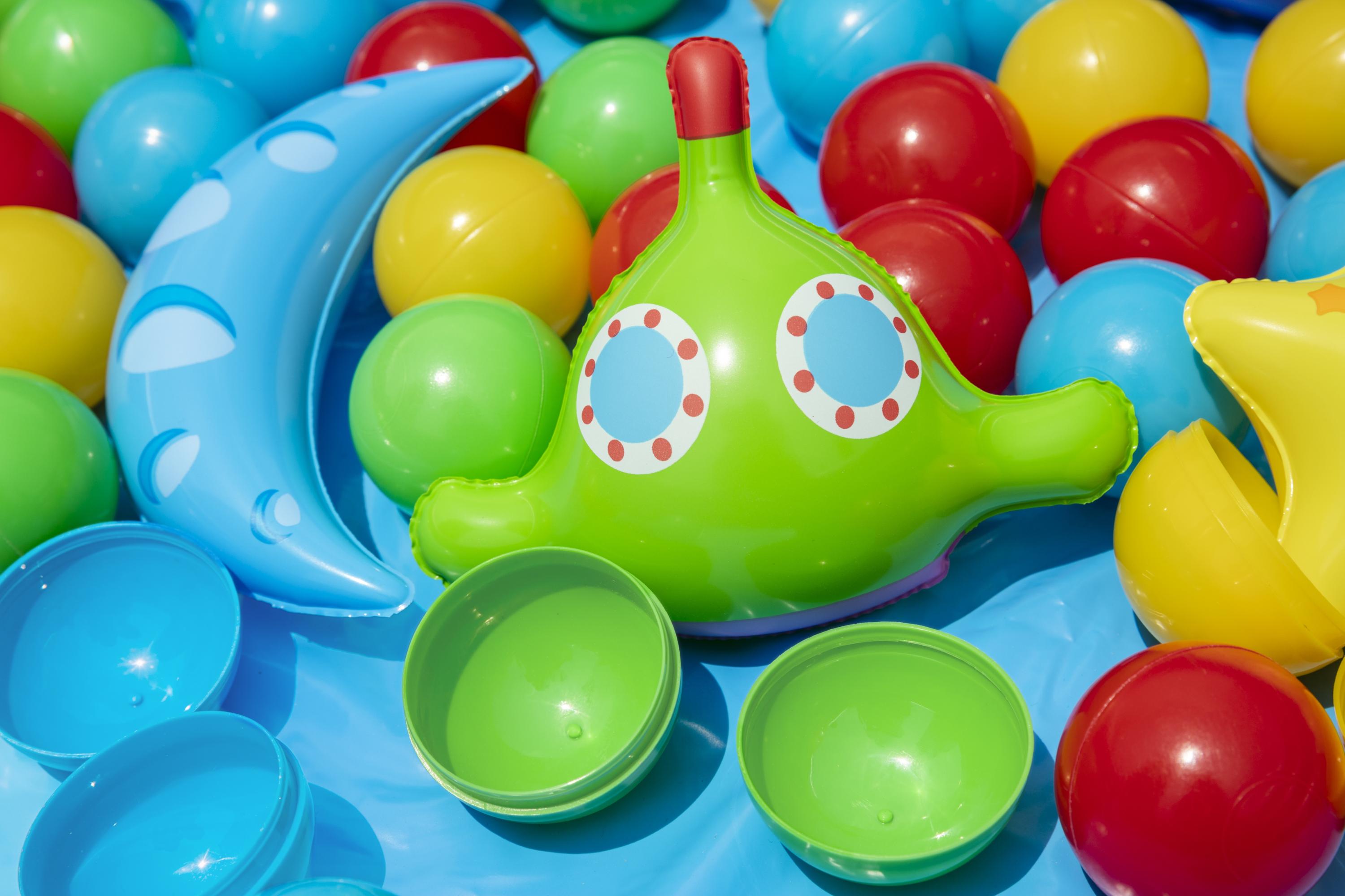 Piscina gonfiabile tonda con 46 palline e giochi a sorpresa BestWay 5246