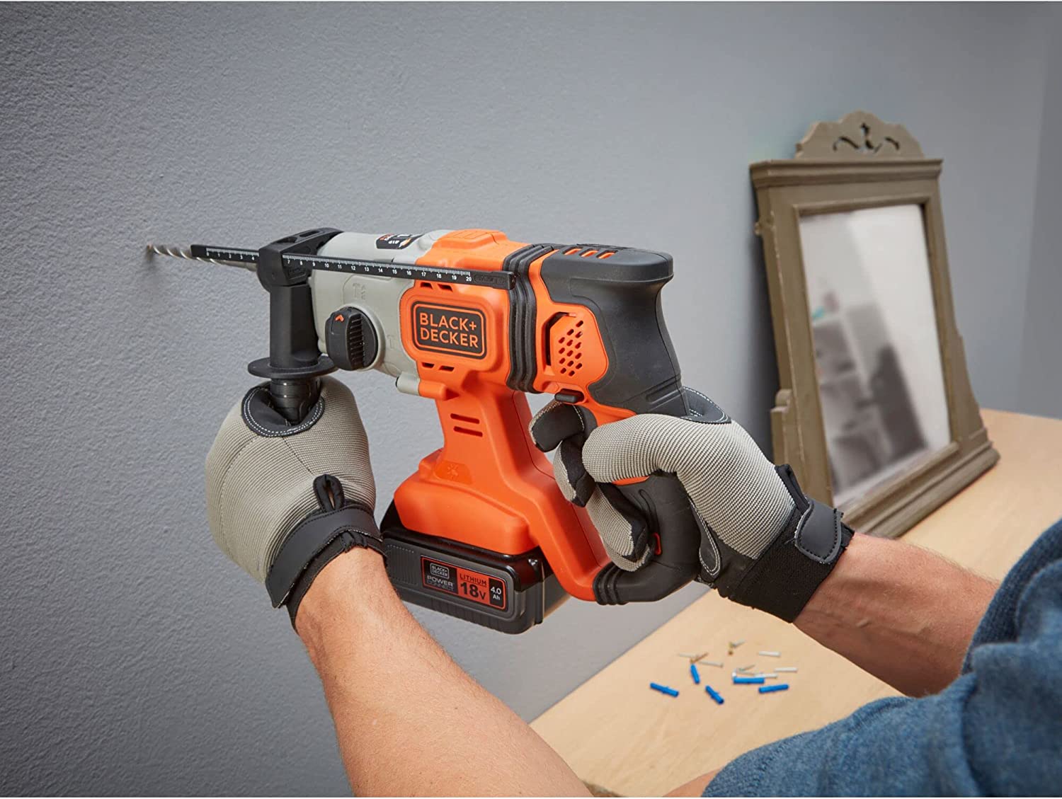 Trapano Martello Tassellatore 18V 4 Ah SDS con valigetta ed accessori BCD900M1K-QW Black+Decker