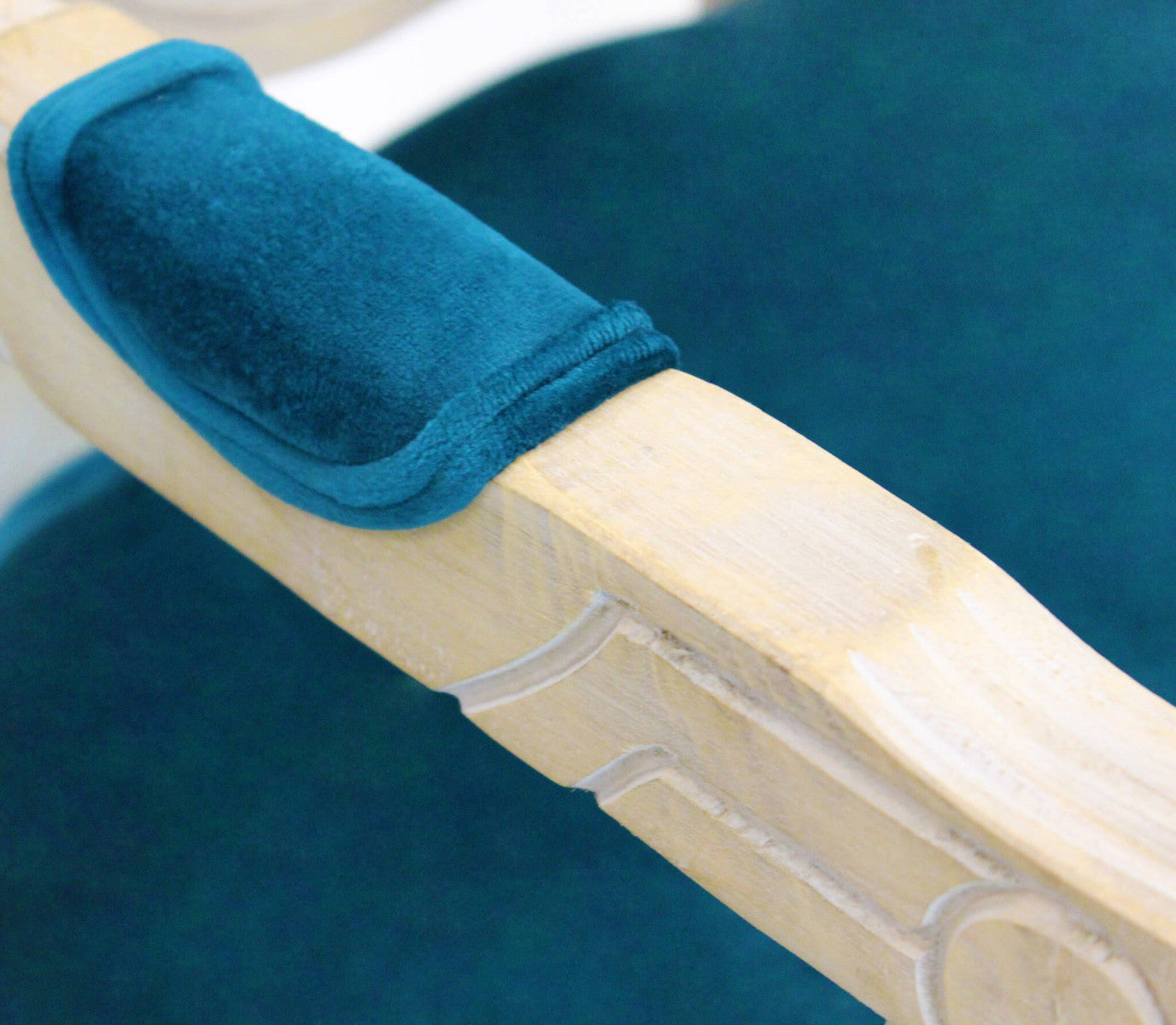 Sedia poltrona da interno in legno ed ecopelle con seduta e schienale imbottiti Provenza
